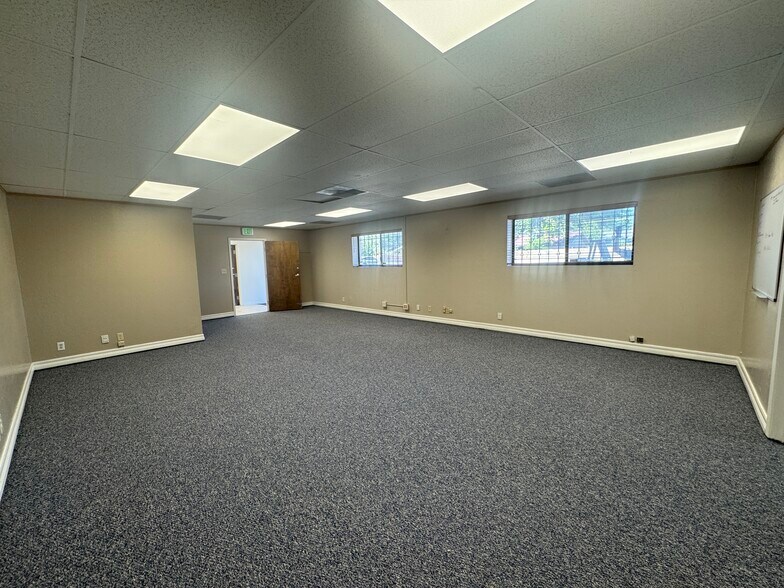 More Photos Of 535 E Plumb Ln, Reno Office For Lease