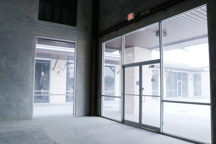 More Photos Of 9889 United Drive, Houston Office For Lease