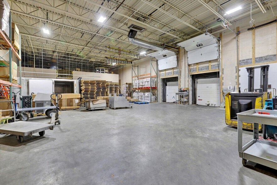 More Photos Of 457 E North St, Carlisle Flex For Sale