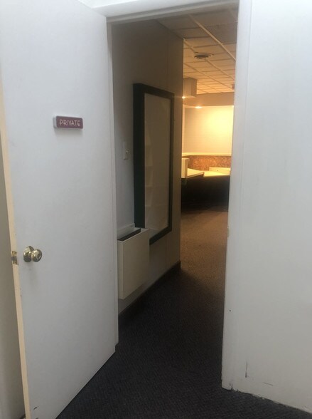 More Photos Of 31040-31046 Utica Rd, Fraser Office Residential For Lease