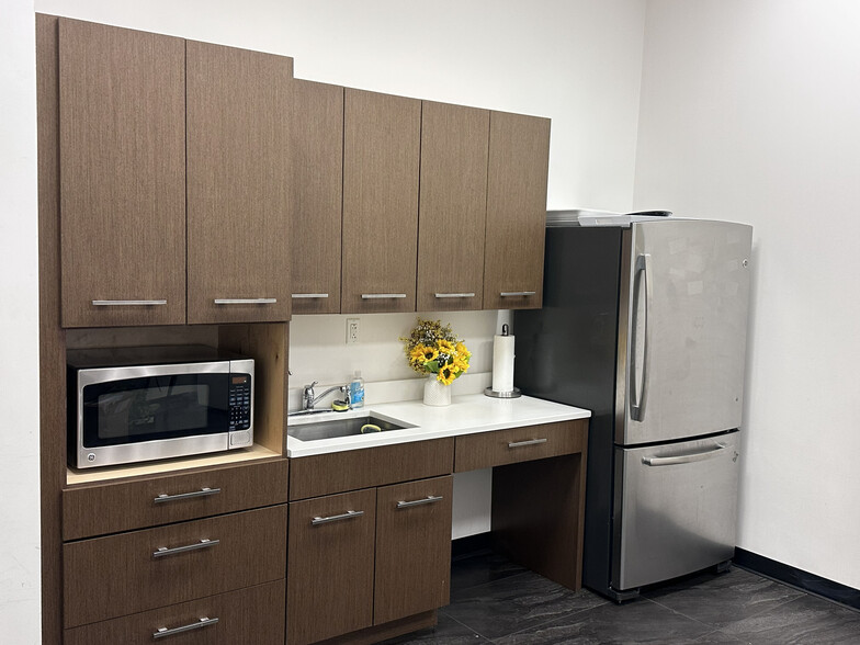 More Photos Of 6-14 S Gay St, Baltimore Office For Sale