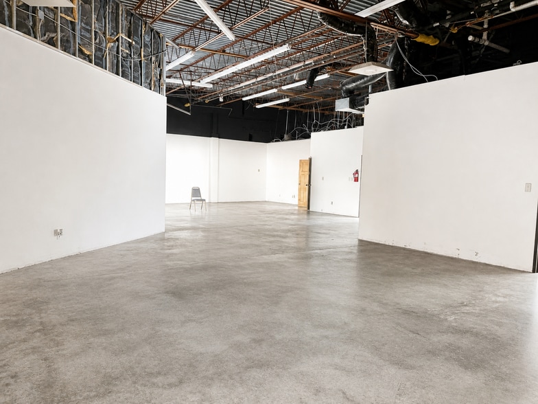 More Photos Of 4500 Indiana Ave, Winston-Salem Flex For Lease