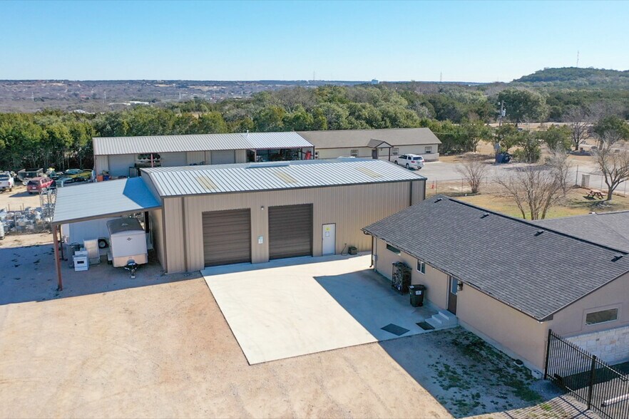 More Photos Of 320 Southland Dr, Burnet Office For Sale