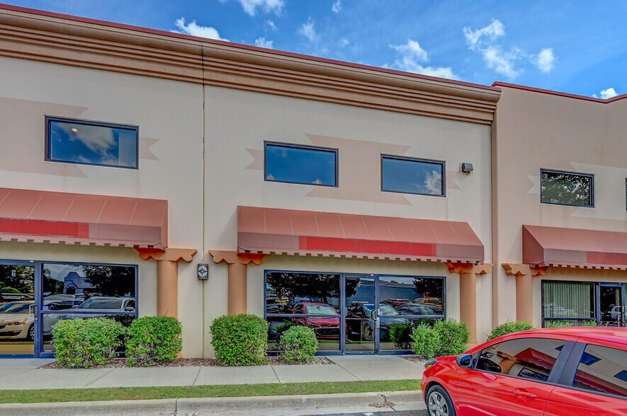 More Photos Of 7030 E 46th Avenue Dr, Denver Warehouse For Sale