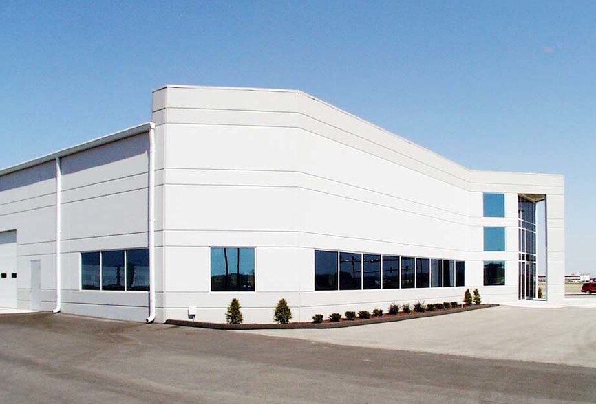 More Photos Of 3671-3691 New Town Blvd, Saint Charles Warehouse For Lease