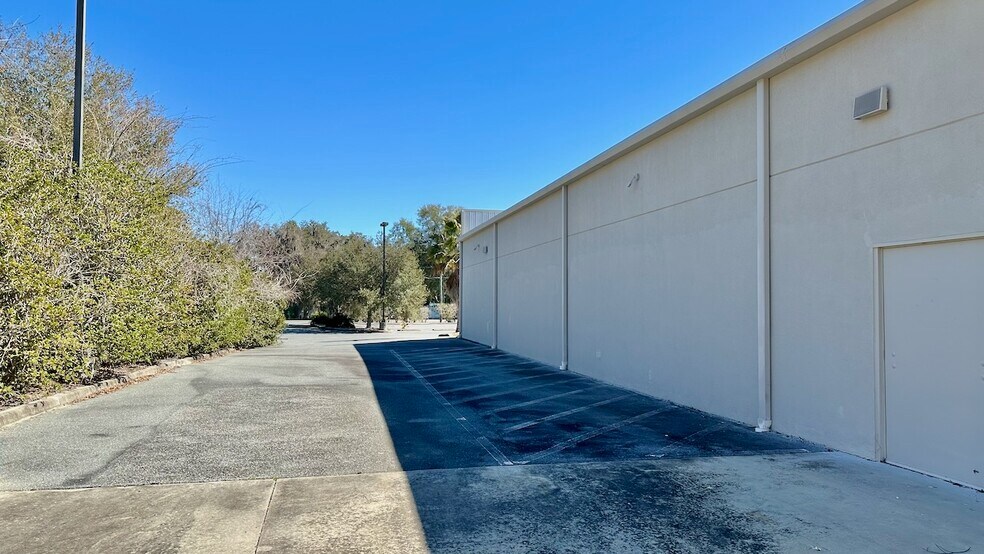 More Photos Of 3365 E Millwood Ln, Hernando Freestanding For Sale