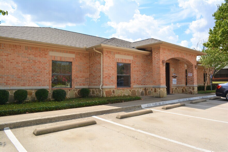More Photos Of 2309 Virginia Pky, McKinney Medical For Lease
