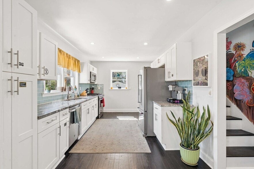 More Photos Of 1860 Penelope Rd NW, Atlanta Hospitality For Sale