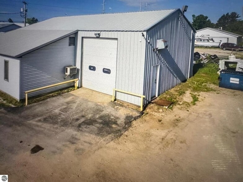 More Photos Of 315 E Dresden St, Kalkaska Warehouse For Sale