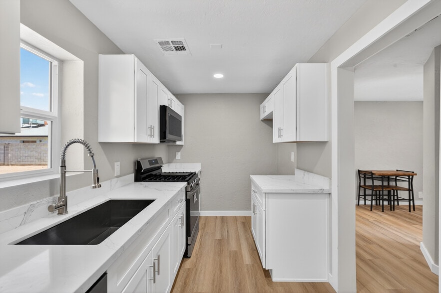More Photos Of 5038 N 18th Ave, Phoenix Multifamily For Sale