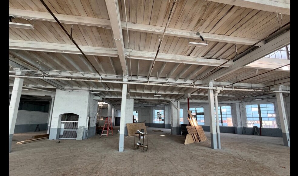 More Photos Of 3108 Fox St, Philadelphia Light Manufacturing For Lease