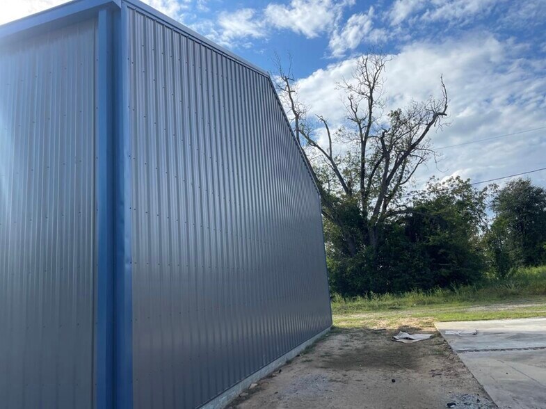 More Photos Of 119 Soperton Ave, East Dublin General Retail For Sale