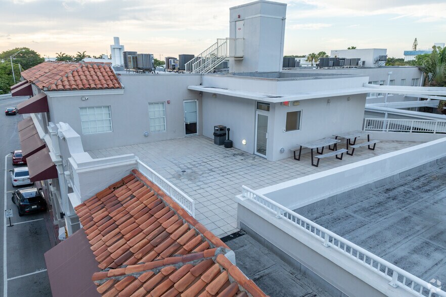 More Photos Of 309 23rd St, Miami Beach Office For Lease