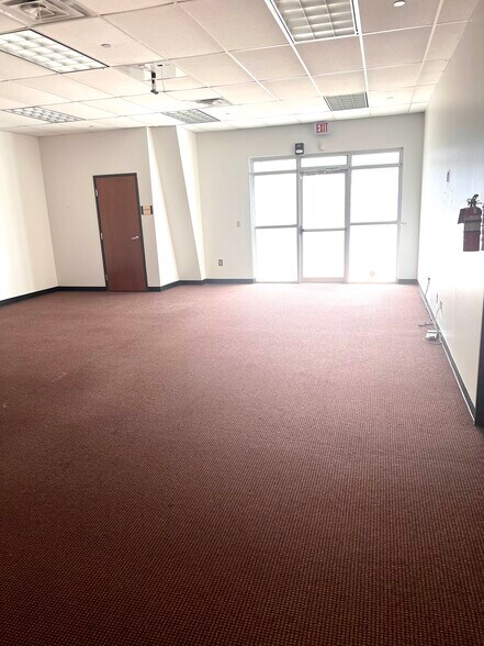 More Photos Of 202-204 N Dooley St, Grapevine Medical For Sale