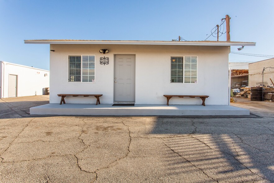More Photos Of 22414 13th St, Newhall Contractor Storage Yard For Lease