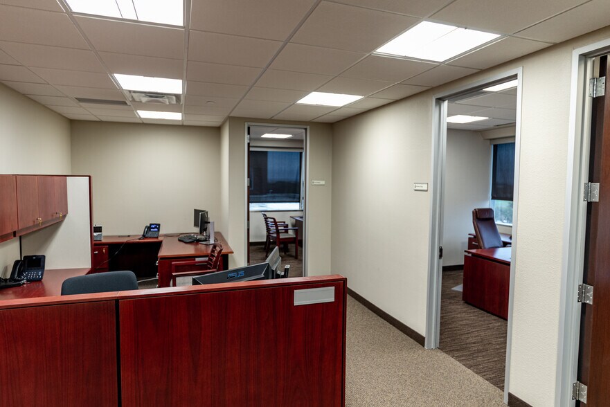 More Photos Of 1600 N Redbud Blvd, McKinney Office For Sale