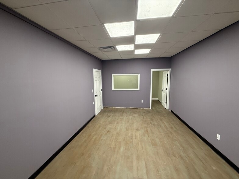 More Photos Of 601 N Verity Pky, Middletown General Retail For Sale