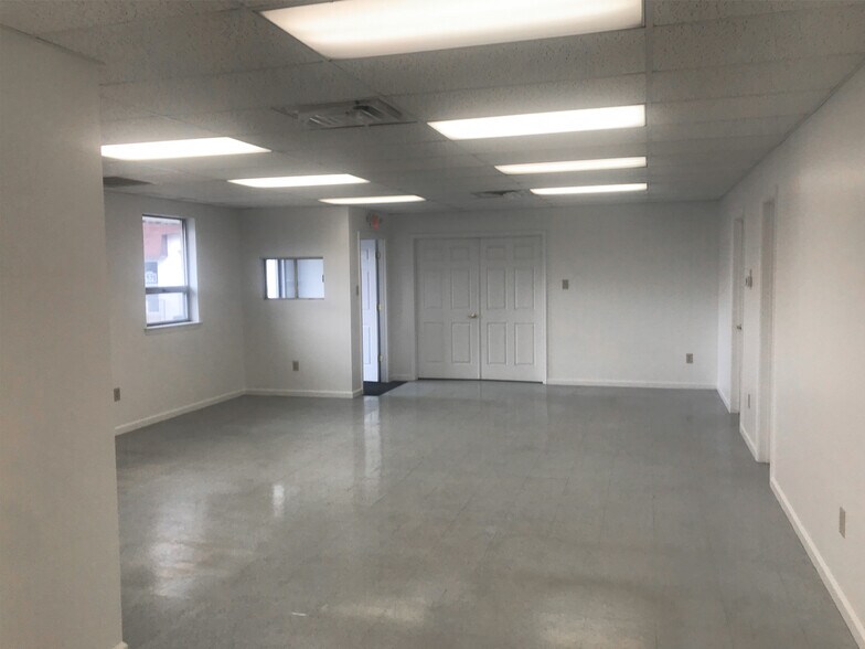 More Photos Of 2727 Philmont Ave, Huntingdon Valley Warehouse For Lease