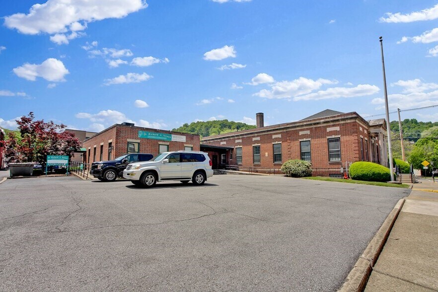More Photos Of 2 Waln St, Wellsboro Office For Sale