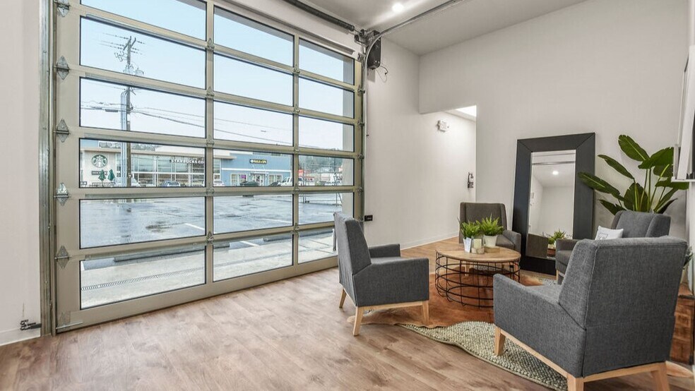 More Photos Of 852 Vandercook Way, Longview Freestanding For Lease