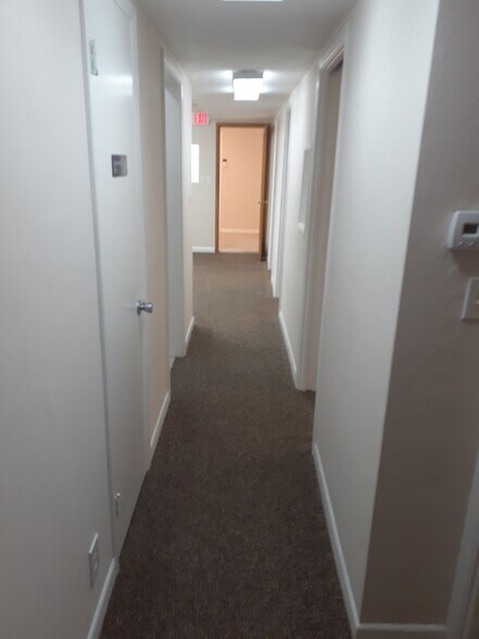 More Photos Of 7120-7190 Seminole Blvd, Seminole Office For Lease
