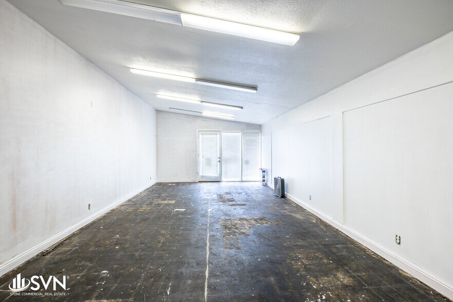 More Photos Of 145 Burt Rd, Lexington Storefront Retail Office For Lease