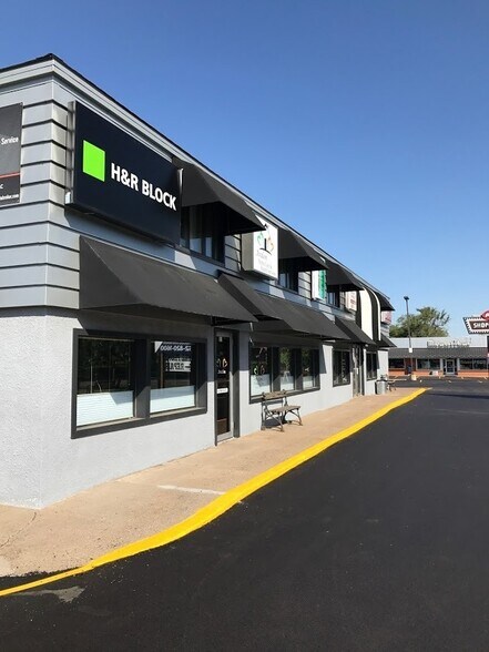 More Photos Of 500 W Main St, Anoka Unknown For Lease