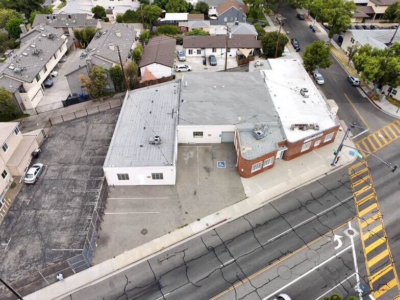 More Photos Of 2101 W Olive Ave, Burbank Warehouse For Sale