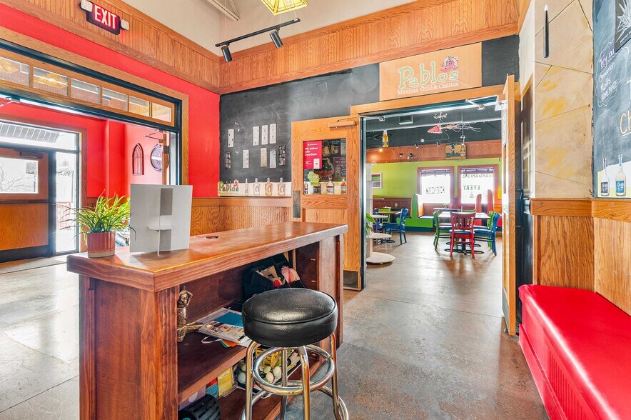 More Photos Of 850 Kepler Dr, Green Bay Restaurant For Sale