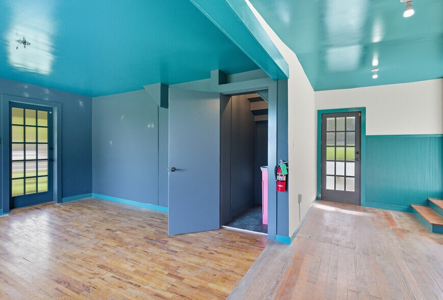 More Photos Of 1 Water St, New Paltz Storefront Retail Residential For Sale