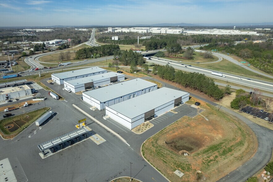 More Photos Of 252 Plemmons Rd, Duncan Unknown For Lease