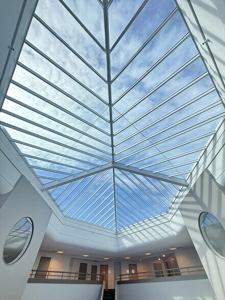 More Photos Of 100 Larkspur Landing Cir, Larkspur Office For Lease