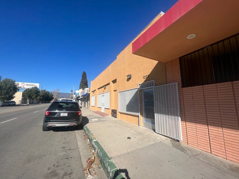 Primary Photo Of 1233-1235 N E St, San Bernardino Restaurant For Lease