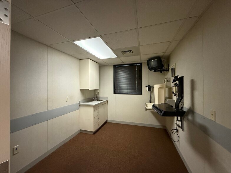 More Photos Of 1704 S Custer Rd, Monroe Medical For Sale