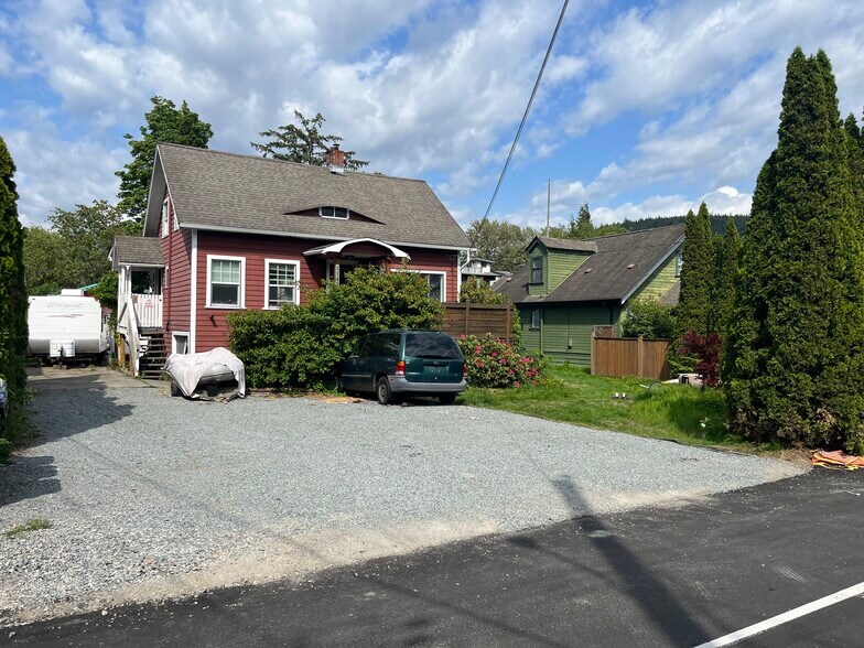 More Photos Of 1145 & 1155 Wilson Crescent, Squamish Land For Sale