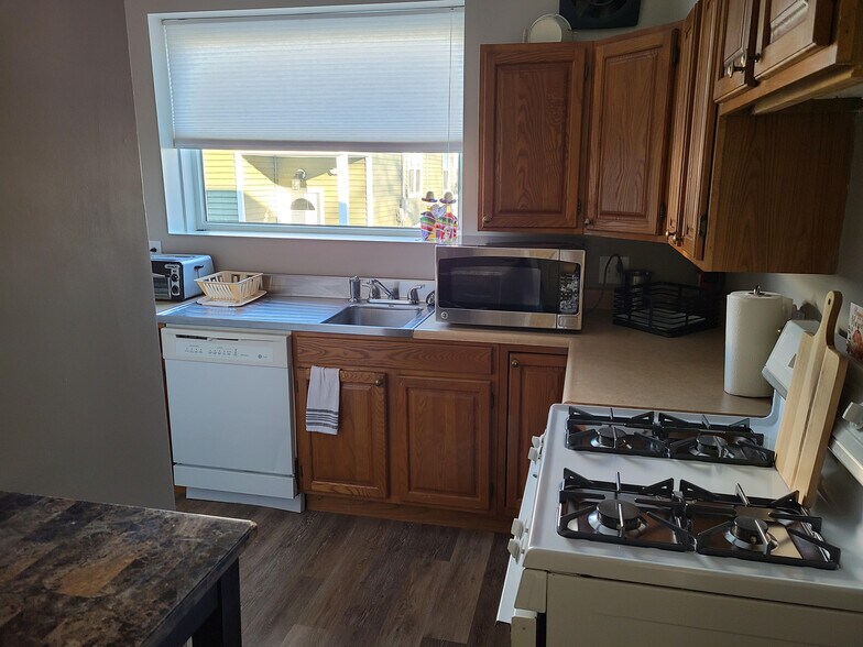 More Photos Of 614 E Broadway St, Mount Pleasant Coworking Space