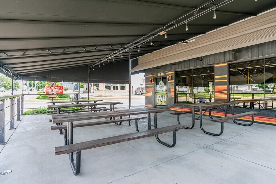 More Photos Of 3648 S Park Ave, Blasdell Restaurant For Lease