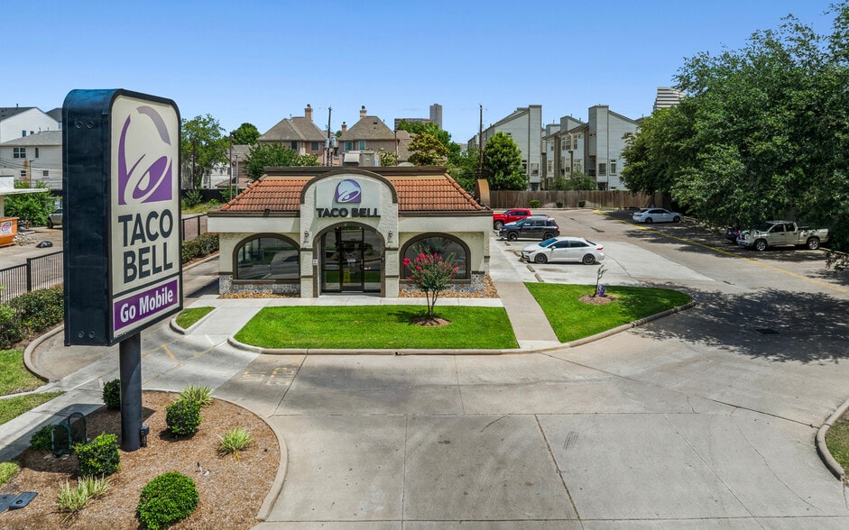 Primary Photo Of 5818 Richmond Ave, Houston Fast Food For Sale
