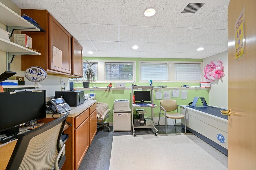 More Photos Of 71 E Hollister St, Cincinnati Medical For Lease