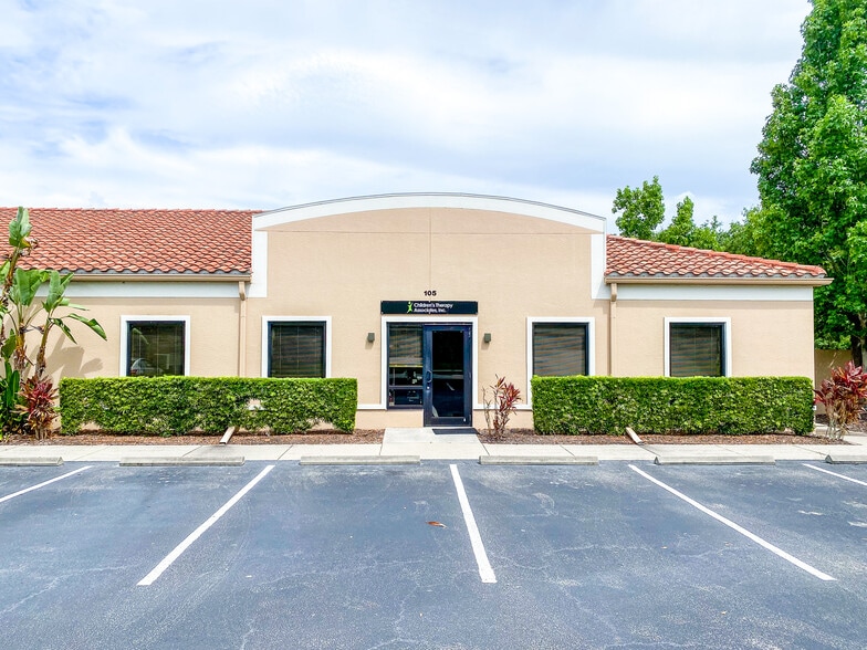 More Photos Of 3911 Golf Park Loop, Bradenton Office For Sale