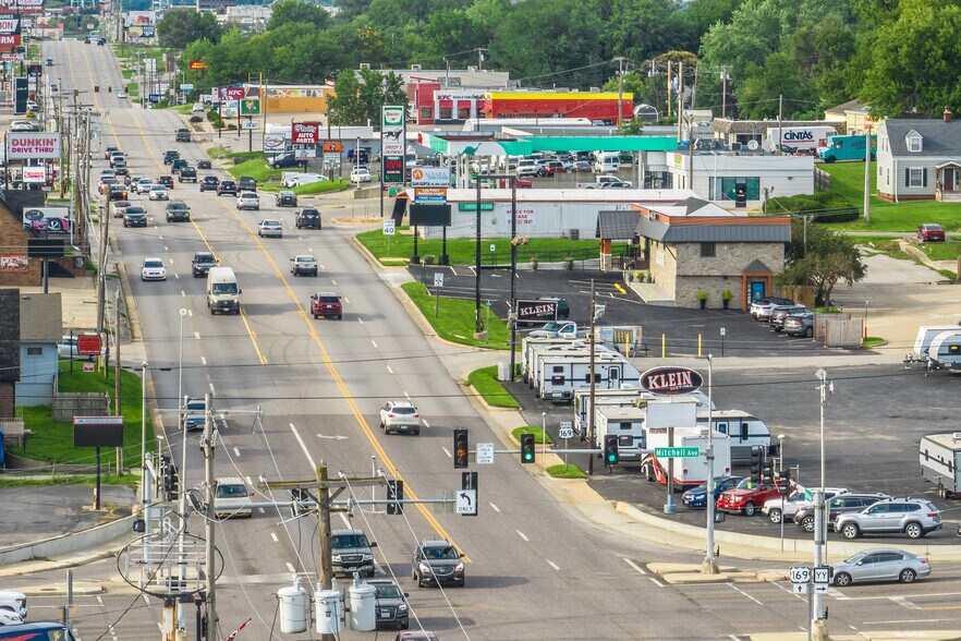 More Photos Of 1209 S Belt Hwy, Saint Joseph Auto Dealership For Sale