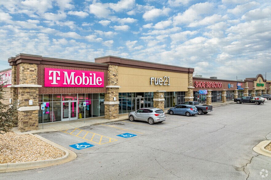 More Photos Of 903 E US Highway 60, Monett Storefront For Lease