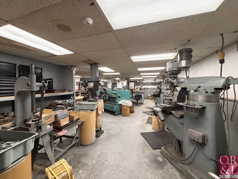 More Photos Of 815 N Mountain Rd, Newington Manufacturing For Sale