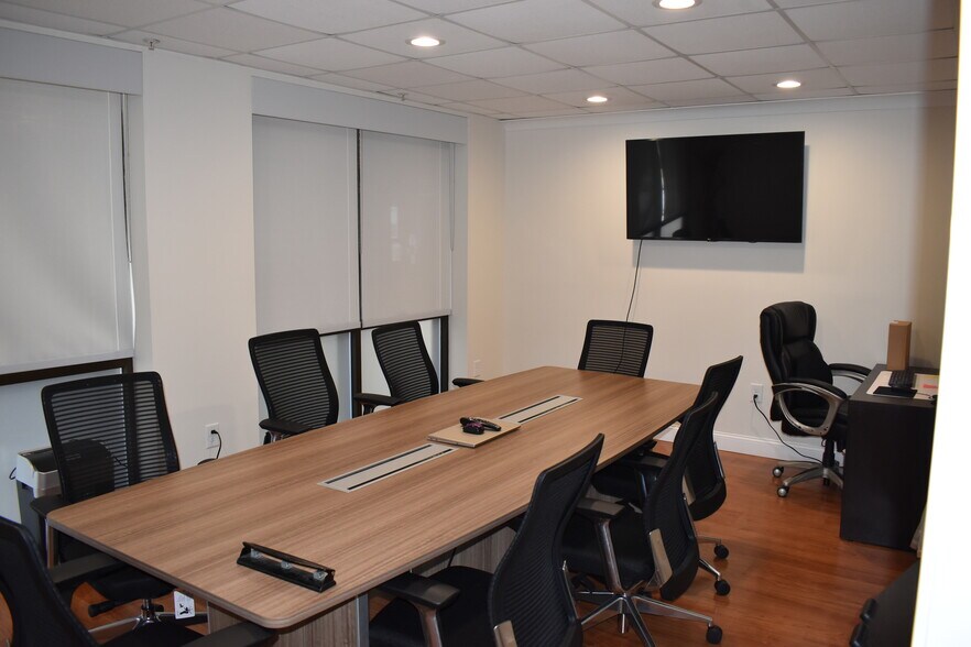 More Photos Of 1410 4th Street Dr NW, Hickory Office For Sale