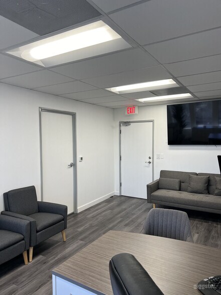 More Photos Of 17725 Crenshaw Blvd, Torrance Office For Sale