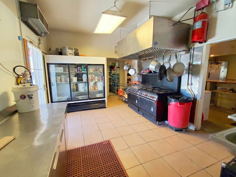 More Photos Of 19306 National Trails Hwy, Oro Grande Bar For Sale