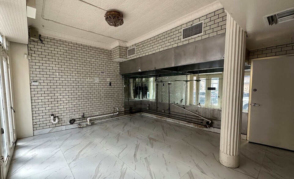 More Photos Of 114 Tenth Ave, New York Apartments For Lease