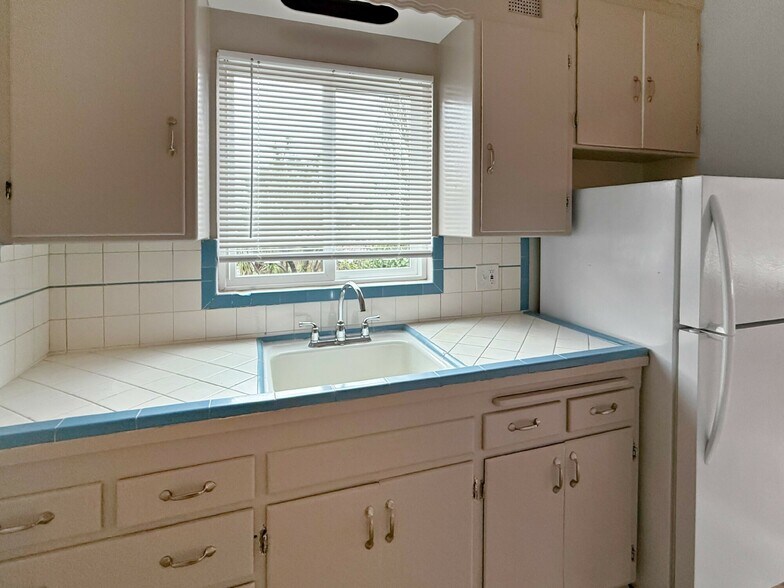 More Photos Of 1919 Curtis St, Berkeley Apartments For Sale