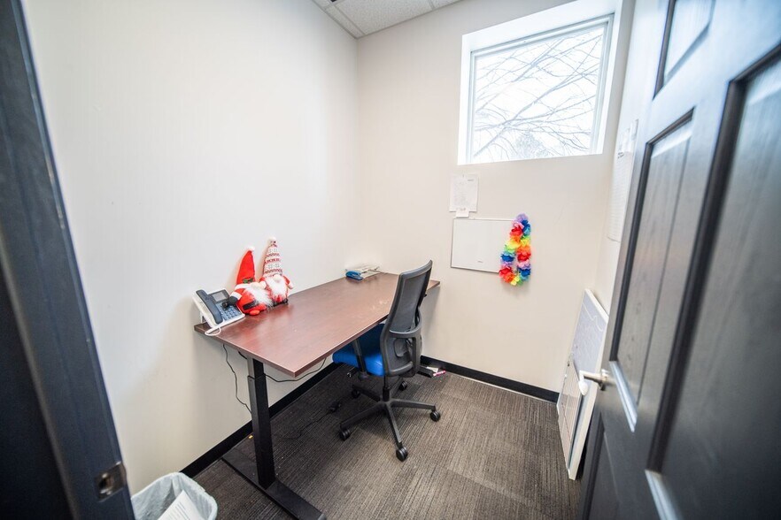More Photos Of 3625 10th Ln NW, Rochester Office For Sale