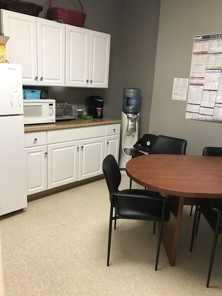 More Photos Of 30-40 E Main St, Bay Shore Storefront Retail Office For Lease